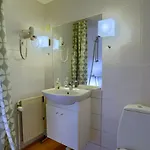 Ebsens 3* מריבו