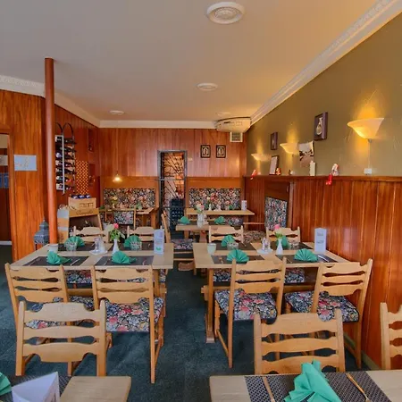 厄布斯本斯酒店 酒店