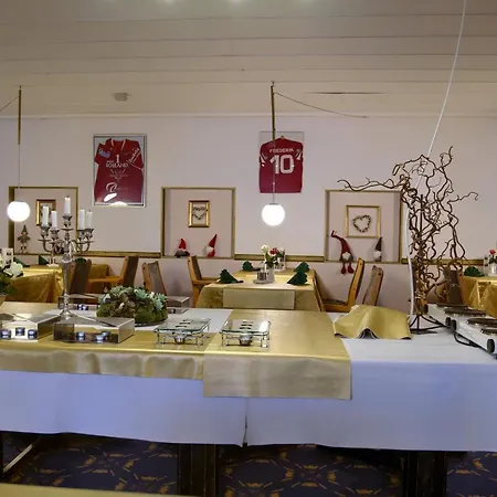 厄布斯本斯酒店 3* 马里博